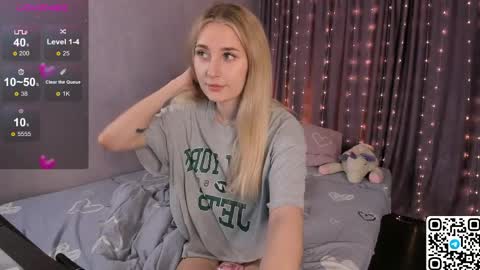 Snapshot of livyybosom chatting on 14, 4, 2026 My name is Livy Nice to meet you Thumbs up please its important online show from 14, 4, 2026