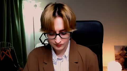 Snapshot of lixeluna chatting on 18, 4, 2026 LixeLuna online show from 18, 4, 2026