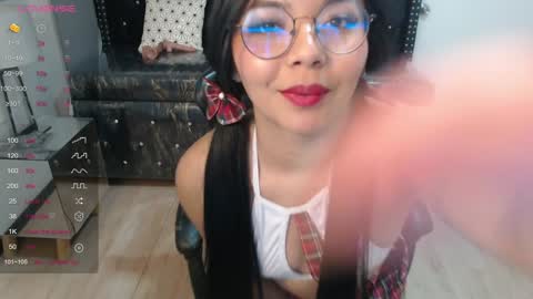 Snapshot of liz25_b chatting on 11, 1, 2025 Liz online show from 11, 1, 2025