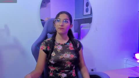 Snapshot of liz__cute chatting on 5, 10, 2025 Lizeth online show from 5, 10, 2025