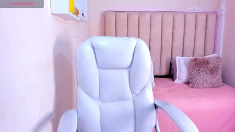 LIZ online show from 1, 2, 2025