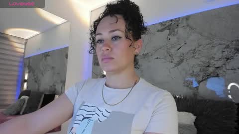 Liz  online show from 19, 9, 2025