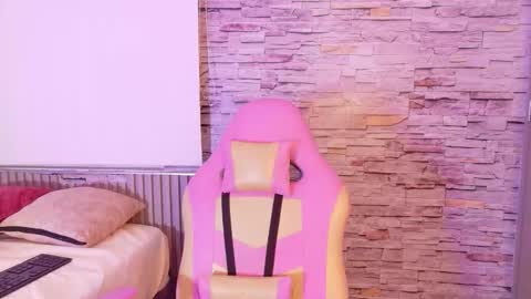 Snapshot of liz_monserrat chatting on 19, 12, 2025 liz_monserrat online show from 19, 12, 2025