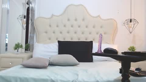 lizANDjuan online show from 24, 2, 2025