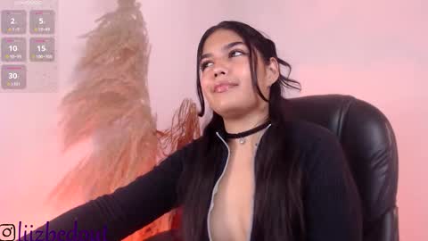 Snapshot of lizbedoutx chatting on 19, 10, 2025 lizbedoutx online show from 19, 10, 2025