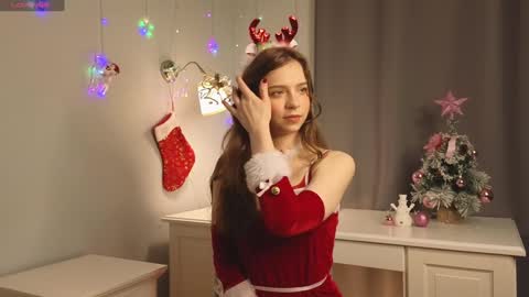 Snapshot of lizbethbiers chatting on 27, 12, 2024 Hello there im Amelia Im new here Lets have fun online show from 27, 12, 2024