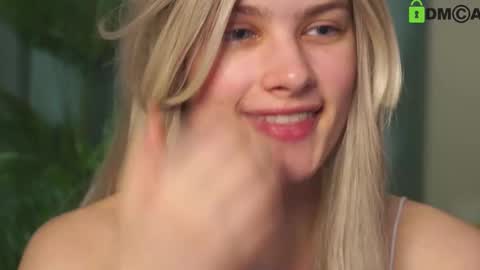 Snapshot of lizbethcoll chatting on 12, 2, 2025 Sunnheart online show from 12, 2, 2025