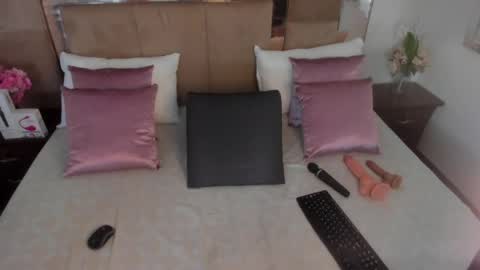 Liz  online show from 30, 4, 2026
