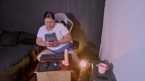 Snapshot of lizz_milf chatting on 18, 9, 2025 lizz_milf online show from 18, 9, 2025