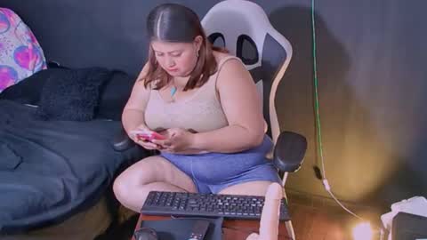Snapshot of lizz_milf chatting on 19, 9, 2025 lizz_milf online show from 19, 9, 2025