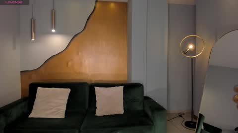 Lizzi  online show from 3, 2, 2026