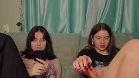 lizzi_muur online show from 20, 1, 2025