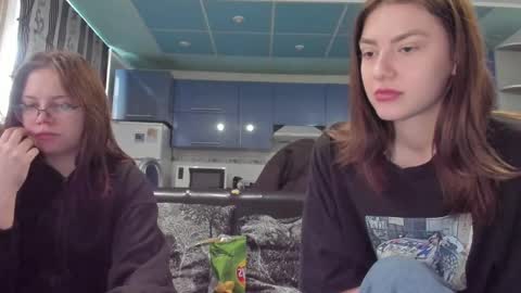 lizzi_muur online show from 23, 2, 2025