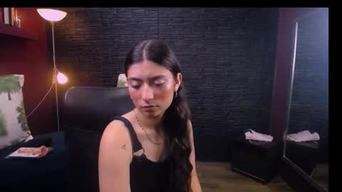 Snapshot of lizzie_collin chatting on 1, 10, 2025 Lizzie online show from 1, 10, 2025