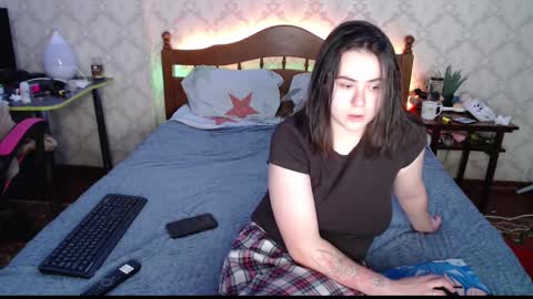 Snapshot of llevella chatting on 4, 1, 2025 Sevy online show from 4, 1, 2025
