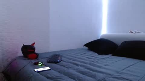 Snapshot of lliamm_2 chatting on 1, 2, 2025 lliamm 2 online show from 1, 2, 2025