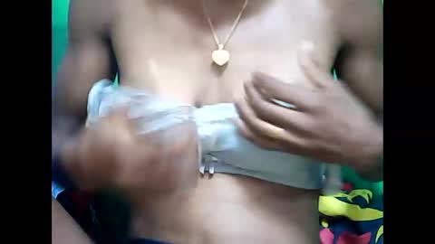 Snapshot of llouisse chatting on 15, 4, 2026 llouisse online show from 15, 4, 2026