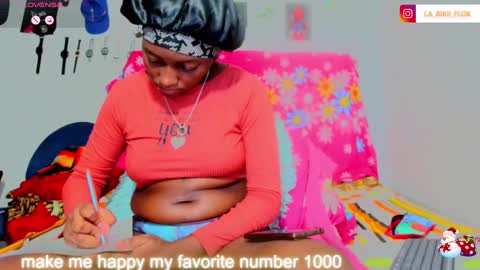 Snapshot of loaisisadaams chatting on 4, 2, 2025 loaisisAdamss online show from 4, 2, 2025