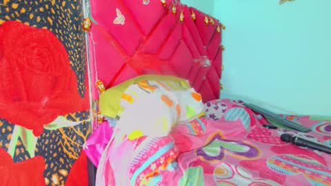 Snapshot of loaisisadaams chatting on 13, 9, 2025 loaisisAdamss online show from 13, 9, 2025