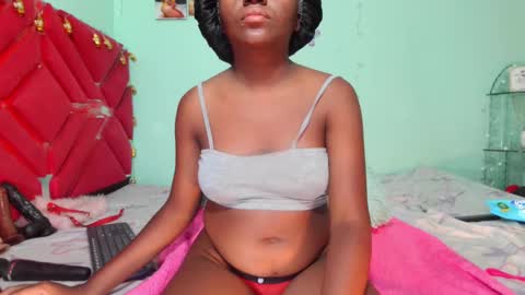 Snapshot of loaisisadaams chatting on 9, 10, 2025 loaisisAdamss online show from 9, 10, 2025