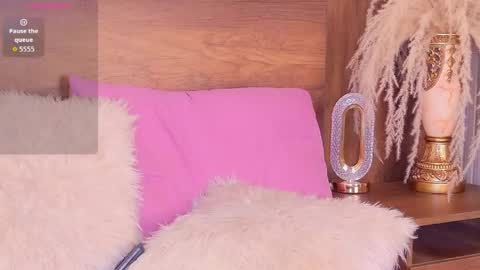  LOANA  online show from 6, 5, 2026
