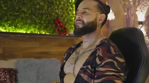 logan_cardenas1 online show from 8, 4, 2026