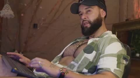 logan_cardenas1 online show from 9, 4, 2026