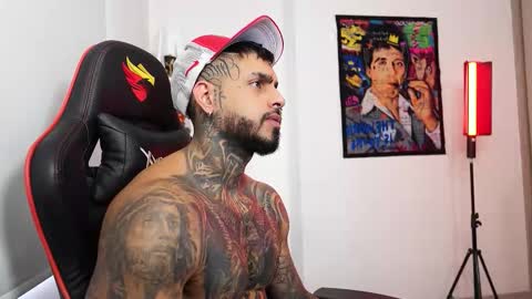 Snapshot of logan_hugh8 chatting on 19, 10, 2025 logan_hugh8 online show from 19, 10, 2025