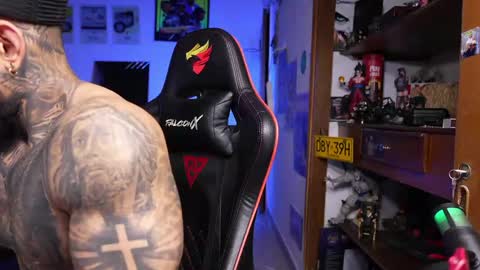 logan_hugh8 online show from 5, 5, 2026