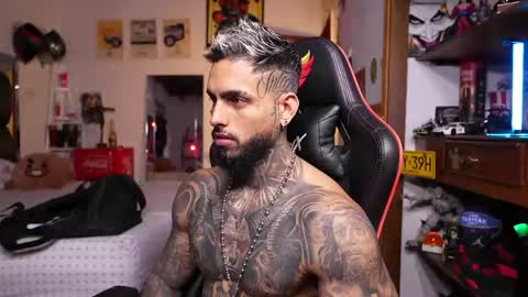 logan_hugh8 online show from 10, 5, 2026