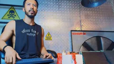 logan_mercer online show from 15, 12, 2025