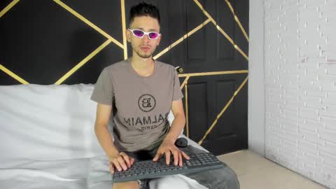 Logan Rogers online show from 9, 10, 2025