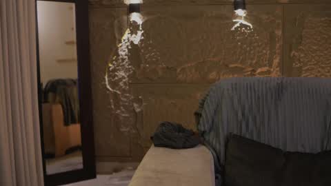 Snapshot of logan_varela chatting on 9, 10, 2025 logan_varela online show from 9, 10, 2025