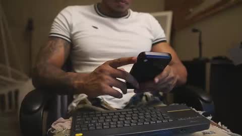 Snapshot of logan_varela chatting on 8, 7, 2026 logan_varela online show from 8, 7, 2026