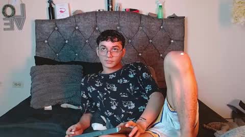 logan_willyams_ online show from 20, 9, 2025