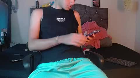 logan_willyams_ online show from 19, 10, 2025