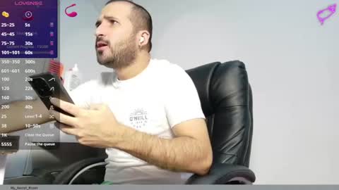 Snapshot of logan_x6 chatting on 10, 6, 2026 Bull Takes MyWife online show from 10, 6, 2026