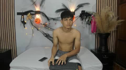 Snapshot of loganjhonson chatting on 21, 10, 2025 loganjhonson online show from 21, 10, 2025