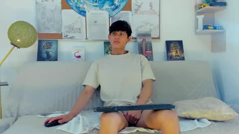 Snapshot of loganoficialx chatting on 22, 2, 2026 loganoficialx online show from 22, 2, 2026