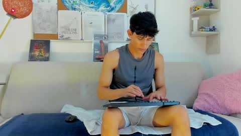 Snapshot of loganoficialx chatting on 14, 4, 2026 loganoficialx online show from 14, 4, 2026