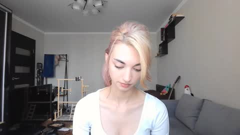 Snapshot of loisepadovano chatting on 28, 9, 2025 Amelia online show from 28, 9, 2025