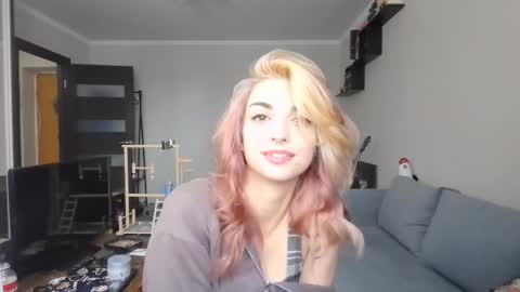 Snapshot of loisepadovano chatting on 29, 9, 2025 Amelia online show from 29, 9, 2025