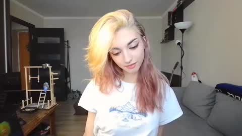 Snapshot of loisepadovano chatting on 1, 10, 2025 Amelia online show from 1, 10, 2025