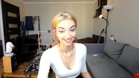 Snapshot of loisepadovano chatting on 3, 10, 2025 Amelia online show from 3, 10, 2025