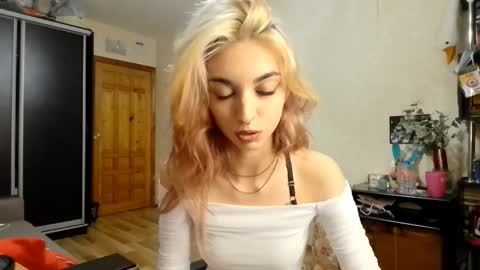 Snapshot of loisepadovano chatting on 7, 10, 2025 Amelia online show from 7, 10, 2025