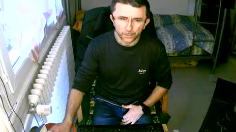 Snapshot of lokoum39 chatting on 2, 1, 2025 lokoum39 online show from 2, 1, 2025