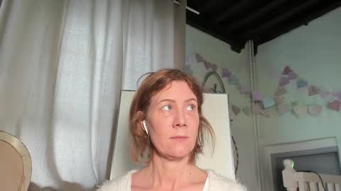 lola_belgium online show from 16, 2, 2025