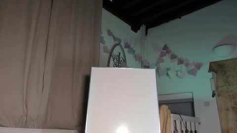 lola_belgium online show from 19, 2, 2025