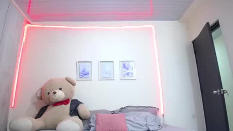 Snapshot of lola_calypso chatting on 6, 4, 2026 Lola Calypso online show from 6, 4, 2026