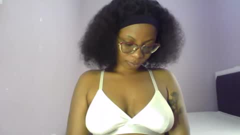 Snapshot of lola_coco chatting on 10, 4, 2026 Lola Coco online show from 10, 4, 2026